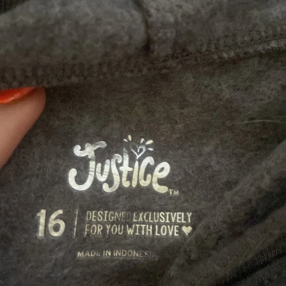 Girl’s sweatshirt